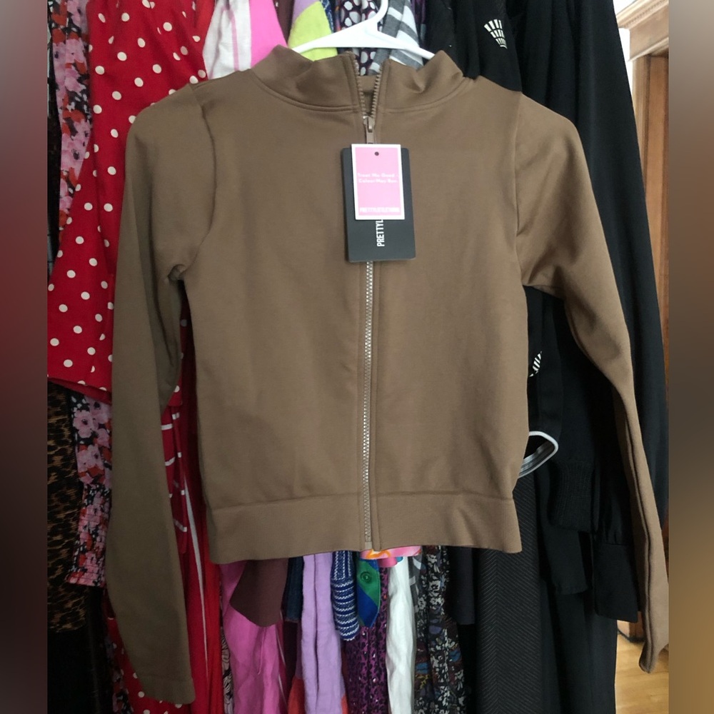 NWT pretty little thing brown colored zippered jacket